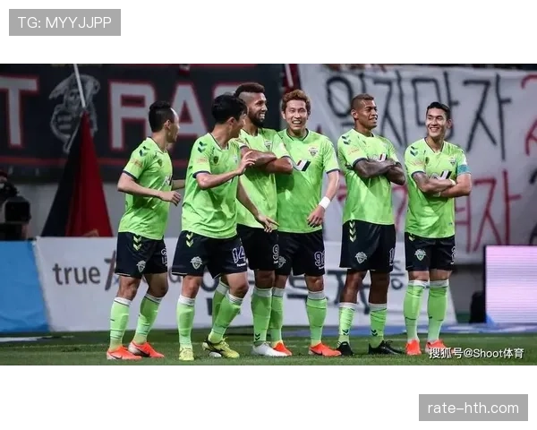 足球教练盛赞球队表现：团结与拼搏助胜利状态强势回暖